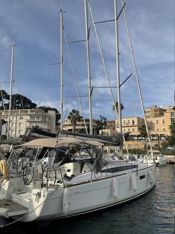 Sailboat Madison available for yacht charter in France | Yacht4Less