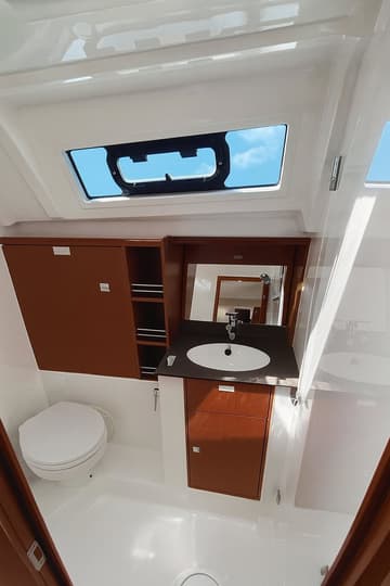 Best Price for a Sailboat Bintan rental in Spain | Yacht4Less