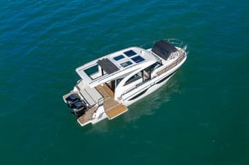 Motorboat Ela available for yacht charter in Croatia | Yacht4Less