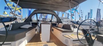 Sailboat Smack available for yacht charter in France | Yacht4Less