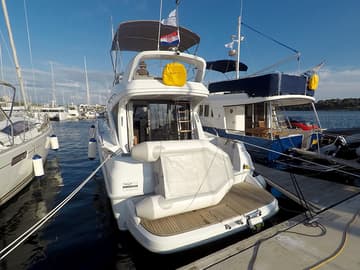 Motorboat Mandalina II available for yacht charter in Croatia | Yacht4Less