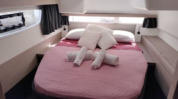 Catamaran Luna available for yacht charter in Italy | Yacht4Less