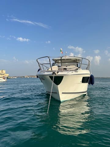 Motorboat Ansimaste available for yacht charter in Italy | Yacht4Less