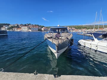 Motorboat Brioni available for yacht charter in Croatia | Yacht4Less
