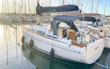 Best Price for a Sailboat Maveric rental in France | Yacht4Less