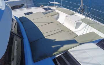 Catamaran Black Swan available for yacht charter in France | Yacht4Less