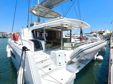 Best Price for a Catamaran Ten rental in France | Yacht4Less