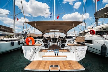 Sailboat Deux-Mi charter rental in Greece | Yacht4Less