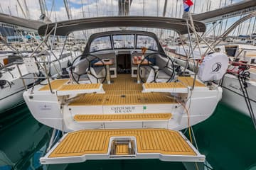 Sailboat Catch me if you can charter rental in Croatia | Yacht4Less
