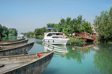 Best Price for a Motorboat 07 rental in Italy | Yacht4Less