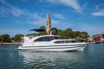 Motorboat 09 charter rental in Italy | Yacht4Less