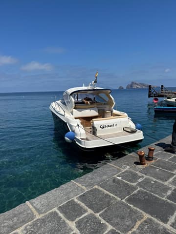 Motorboat Giovi II available for yacht charter in Italy | Yacht4Less