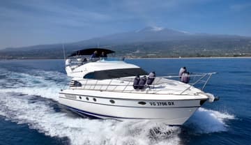 Motorboat Paladino charter rental in Italy | Yacht4Less