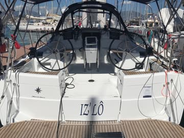 Sailboat Iz’lo charter rental in France | Yacht4Less