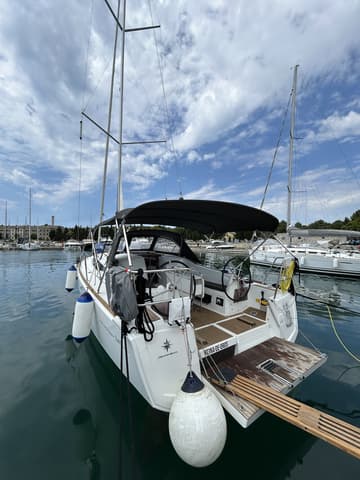 Sailboat Reina De Oros charter rental in Croatia | Yacht4Less