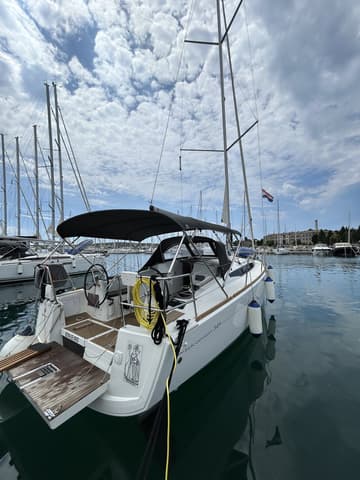Sailboat Reina De Oros available for yacht charter in Croatia | Yacht4Less