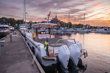 Motorboat Rosie charter rental in USA | Yacht4Less