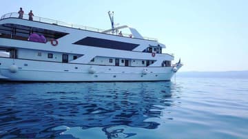 Motorboat Casanova available for yacht charter in Croatia | Yacht4Less