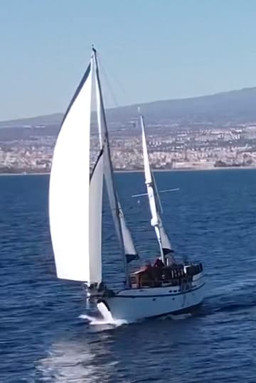 Best Price for a Sailboat Oasis rental in Italy | Yacht4Less