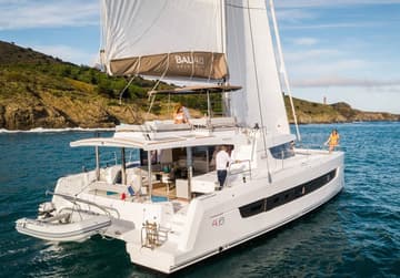 Best Price for a Catamaran ST ROKO rental in French Polynesia | Yacht4Less