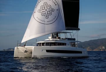 Catamaran ANCHI charter rental in French Polynesia | Yacht4Less