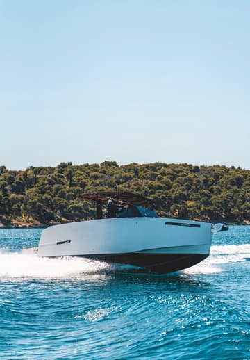 Best Price for a Motorboat Lav rental in Croatia | Yacht4Less