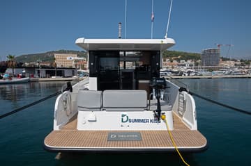 Motorboat Summer Kiss charter rental in Croatia | Yacht4Less