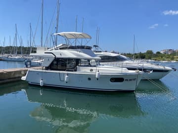 Best Price for a Motorboat Fritz rental in Croatia | Yacht4Less