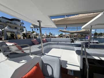 Catamaran Raven available for yacht charter in BVI | Yacht4Less
