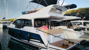 Motorboat Blue Lagoon II charter rental in Croatia | Yacht4Less