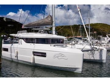 Catamaran Aurora charter rental in BVI | Yacht4Less