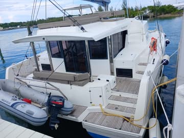 Catamaran Ptarmigan charter rental in Bahamas | Yacht4Less
