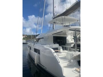 Best Price for a Catamaran Buena Vida rental in BVI | Yacht4Less