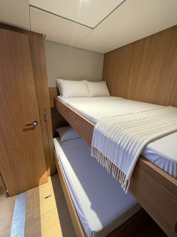 Catamaran Oceanic 10 available for yacht charter in France | Yacht4Less