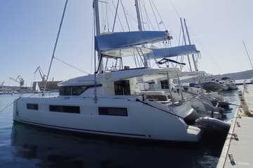 Catamaran Vi La Ut available for yacht charter in Croatia | Yacht4Less