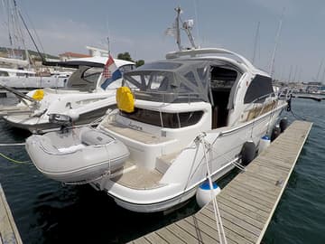 Best Price for a Motorboat Aurora rental in Croatia | Yacht4Less