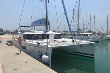 Catamaran Lingaro charter rental in Greece | Yacht4Less