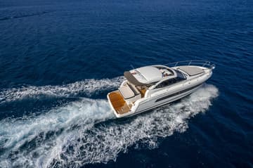 Motorboat Chromia available for yacht charter in Croatia | Yacht4Less