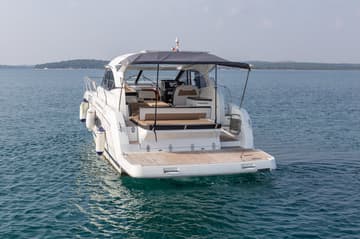 Motorboat Leader 36 available for yacht charter in Croatia | Yacht4Less