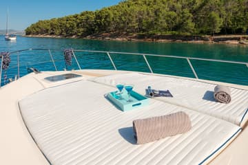 Motorboat Lady Tania available for yacht charter in Croatia | Yacht4Less