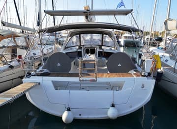 Sailboat Pherousa charter rental in Greece | Yacht4Less