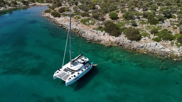 lagoon 43 catamaran for charter review